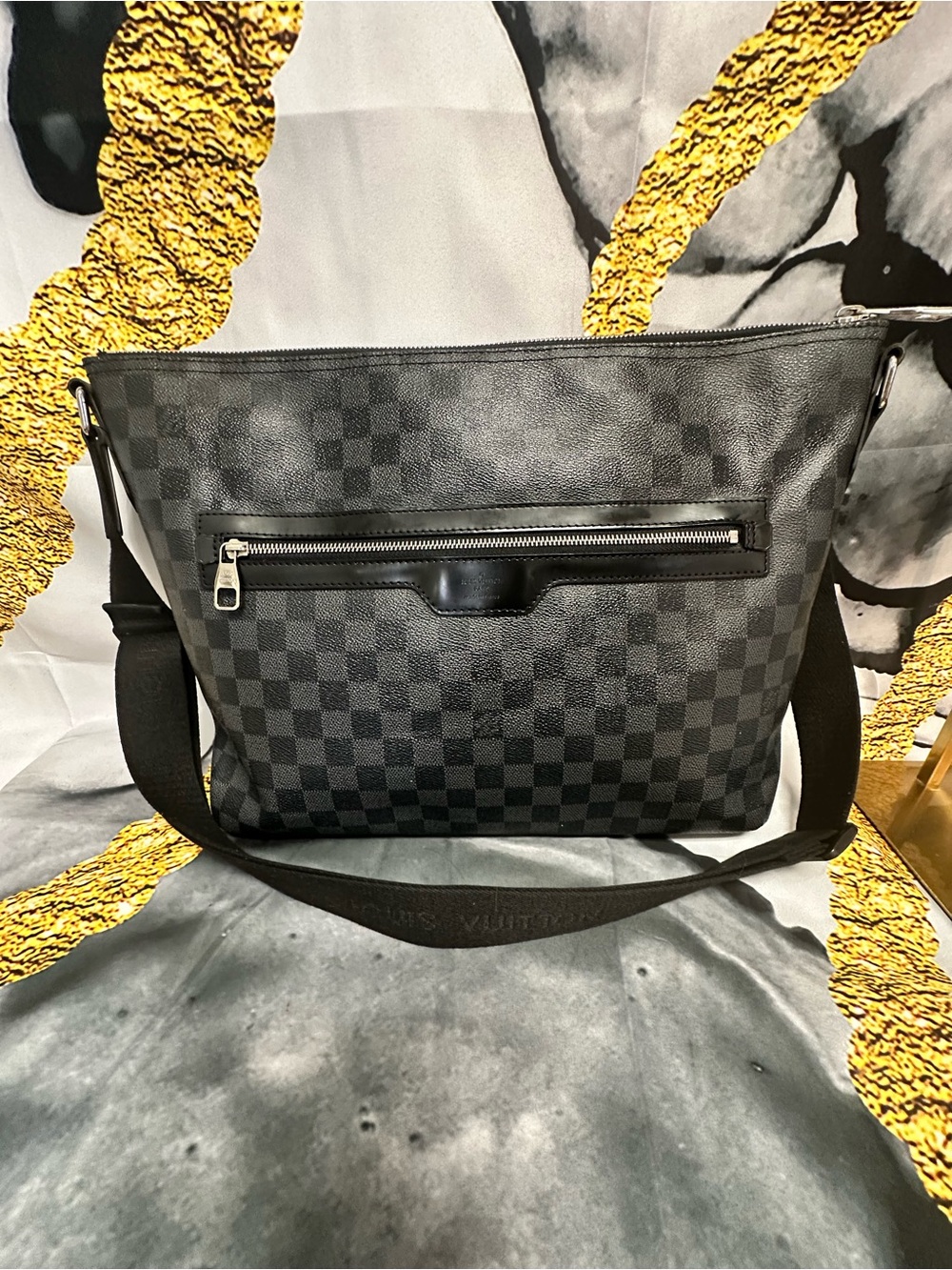 Louis Vuitton Damier Graphite Canvas Black Messenger Bag MM